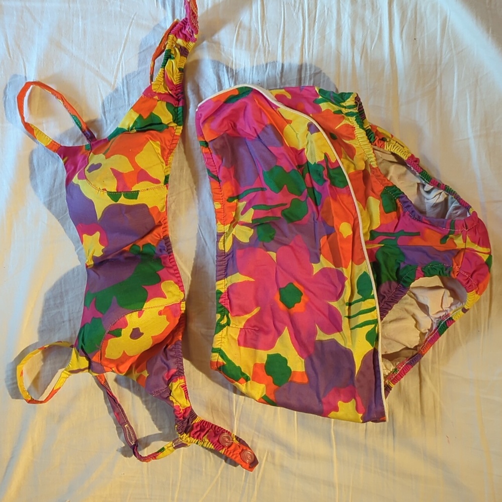 True vintage 1960s bikini (authentic vintage)